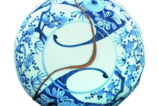 2022-060 Kintsugi blue and white Plate Old imari