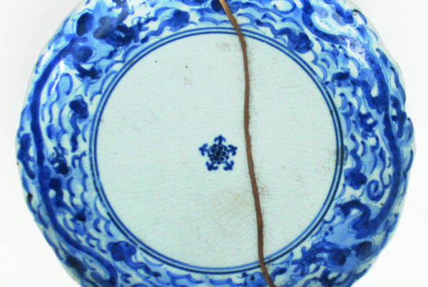 2022-062 Kintsugi blue and white Plate Old imari