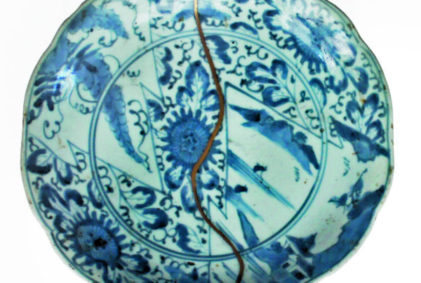 2022-063 Kintsugi blue and white Plate Old imari
