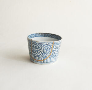 2022-065 Kintsugi blue and white Soba choko Cup Old imari