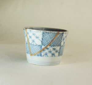 2022-070 Kintsugi blue and white Soba choko Cup Old imari